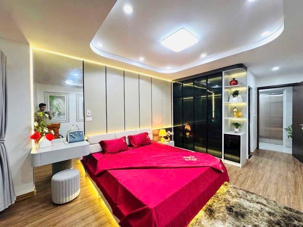 Bán nhà Khâm Thiên - diện tích 34,7m2 7 tầng - Nhà mới 7 tầng thang máy - giá 11,9 tỷ