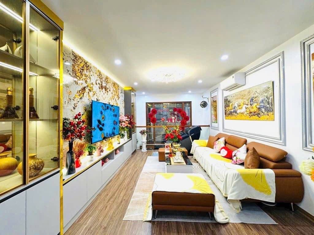 Bán nhà Khâm Thiên - diện tích 34,7m2 7 tầng - Nhà mới 7 tầng thang máy - giá 11,9 tỷ