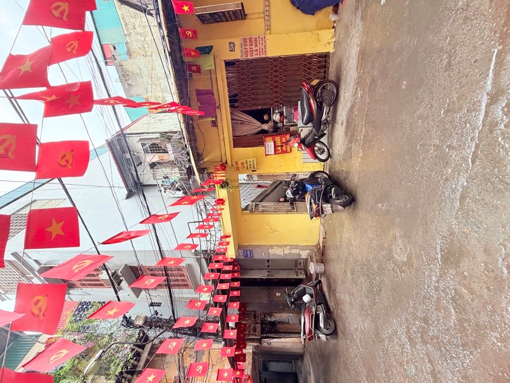 Bán nhà Đình Đông - diện tích 42,3m2 2 tầng - ô tô đỗ cửa - giá 12,6 tỷ