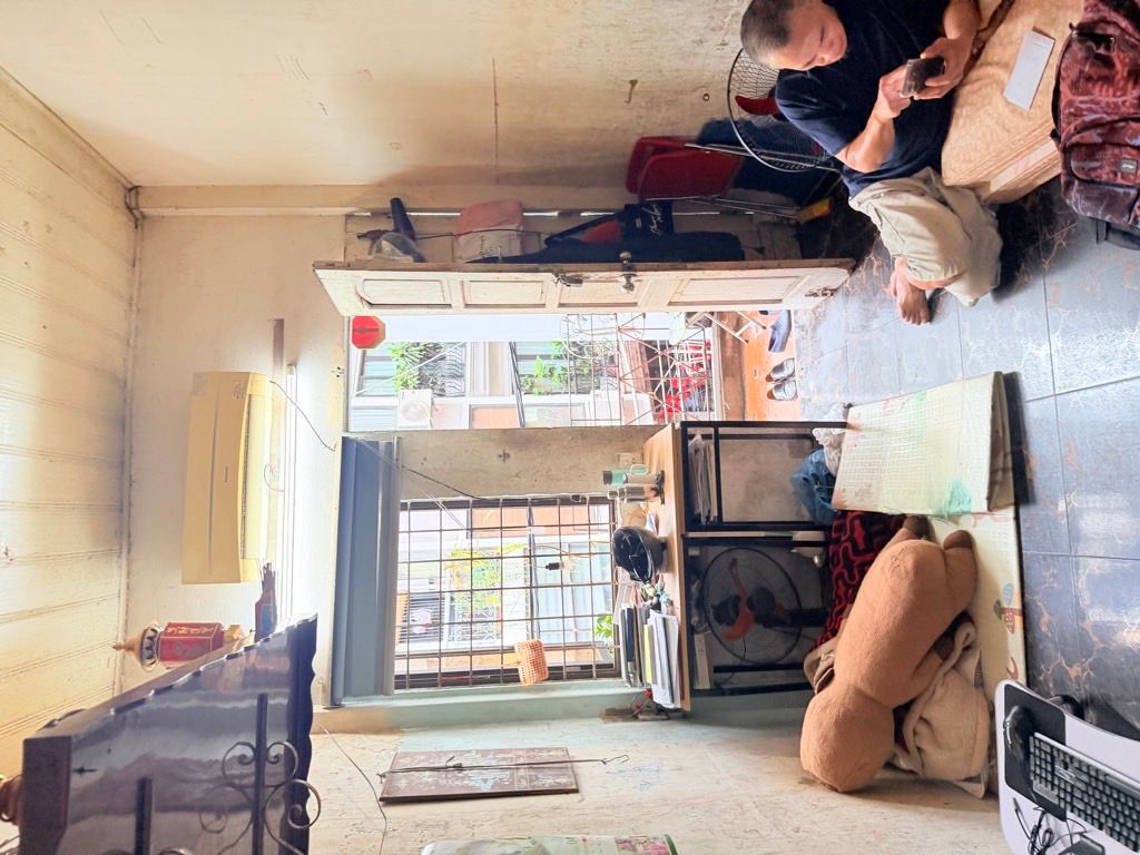 Bán nhà Đình Đông - diện tích 42,3m2 2 tầng - ô tô đỗ cửa - giá 12,6 tỷ