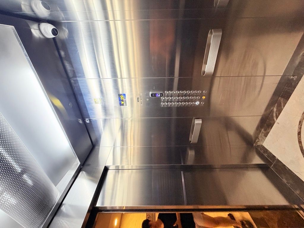 Bán nhà Lê Văn Lương - diện tích 62,4m2 1 tầng - Căn hộ cao cấp - giá 9,9 tỷ