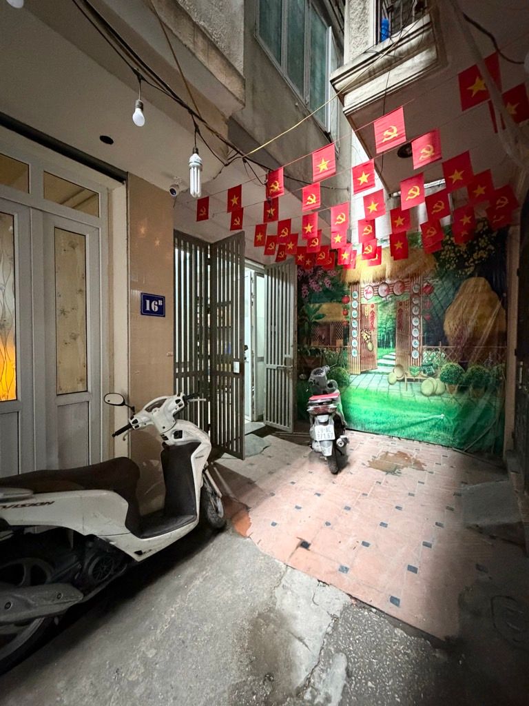 Bán nhà Hoàng Mai - diện tích 42m2 5 tầng - Nhà đẹp hiếm có - giá 7,5 tỷ