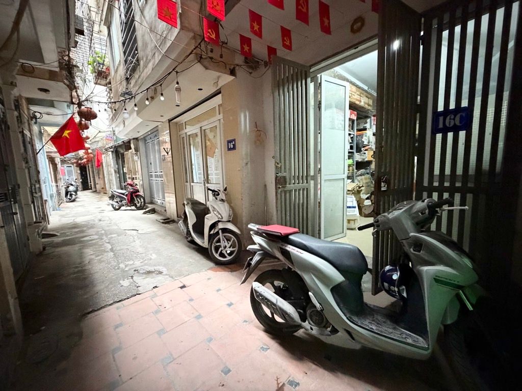 Bán nhà Hoàng Mai - diện tích 42m2 5 tầng - Nhà đẹp hiếm có - giá 7,5 tỷ