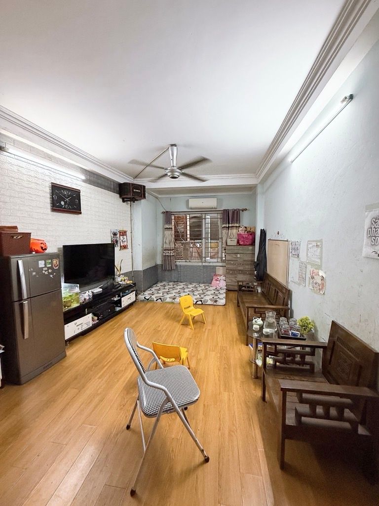 Bán nhà Hoàng Mai - diện tích 42m2 5 tầng - Nhà đẹp hiếm có - giá 7,5 tỷ