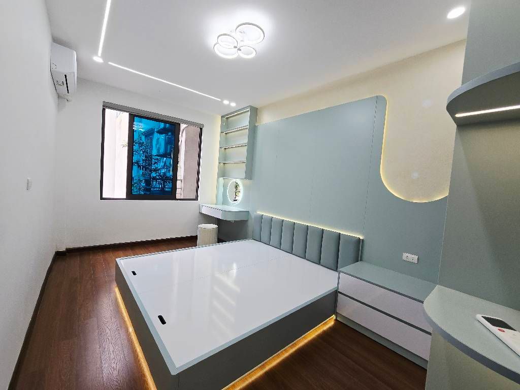 Bán nhà Quan Nhân - diện tích 32,7m2 4 tầng - 2 mặt thoáng - giá 7,9 tỷ