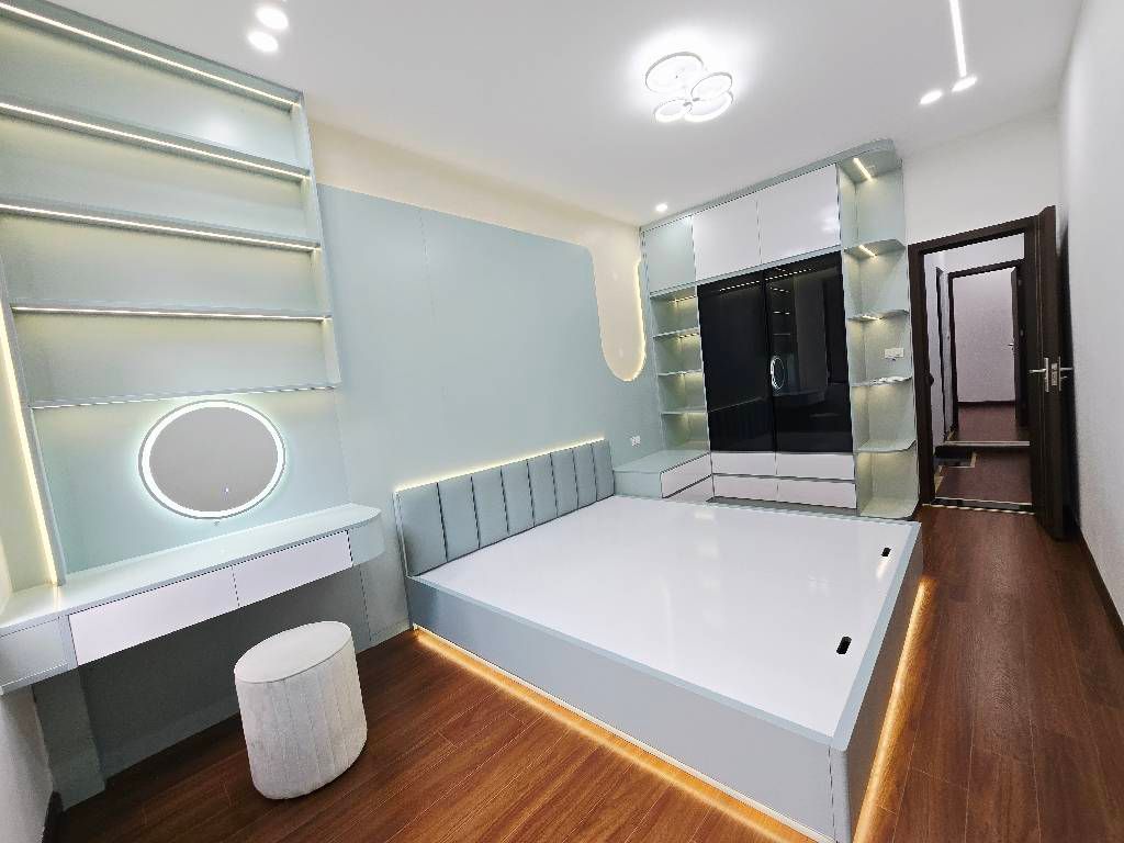 Bán nhà Quan Nhân - diện tích 32,7m2 4 tầng - 2 mặt thoáng - giá 7,9 tỷ