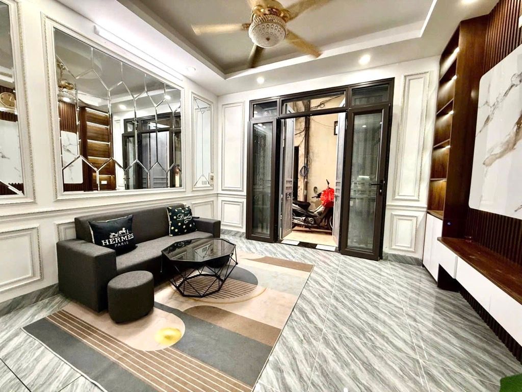 Bán nhà Vĩnh Hưng - diện tích 30m2 5 tầng - nhà đẹp hiếm có - giá 6,8 tỷ