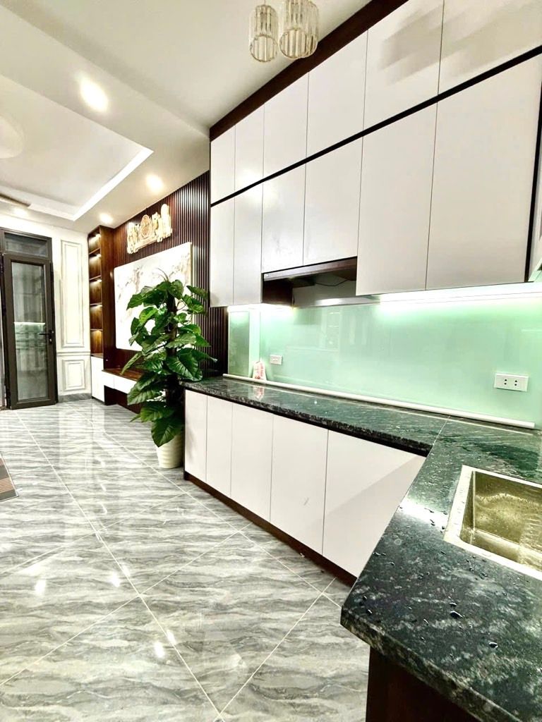 Bán nhà Vĩnh Hưng - diện tích 30m2 5 tầng - nhà đẹp hiếm có - giá 6,8 tỷ