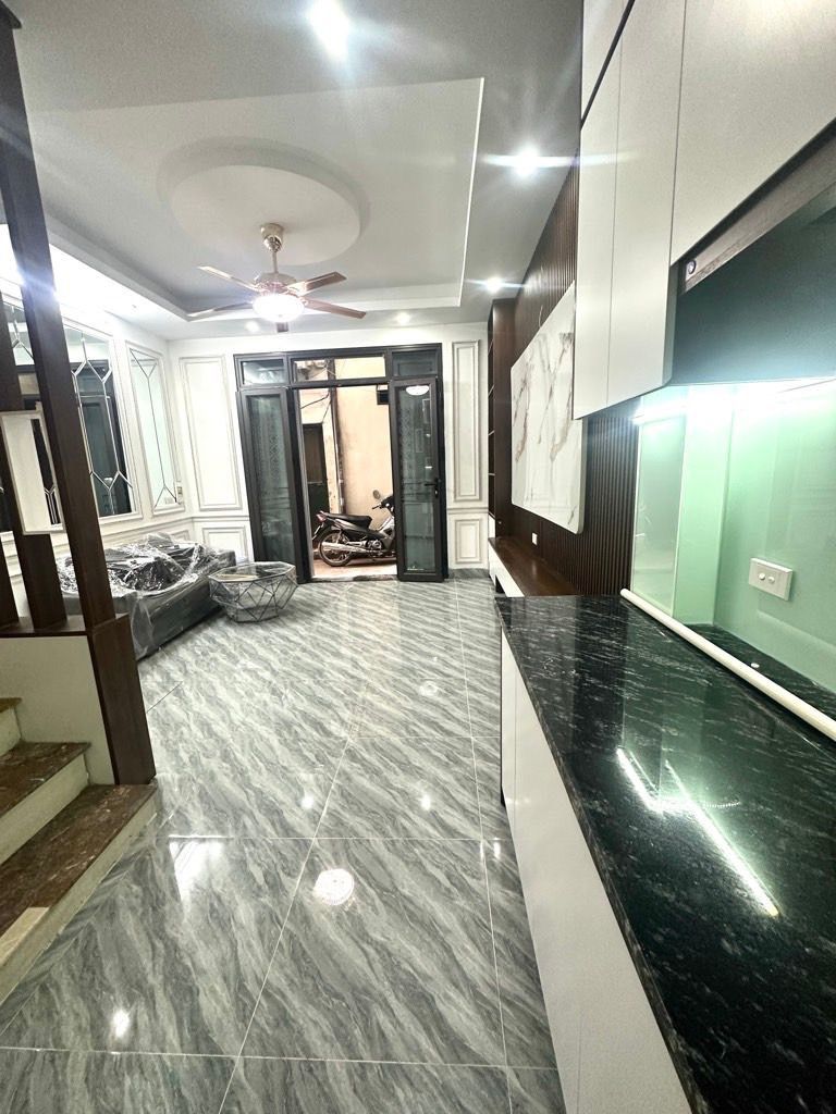 Bán nhà Vĩnh Hưng - diện tích 30m2 5 tầng - nhà đẹp hiếm có - giá 6,8 tỷ