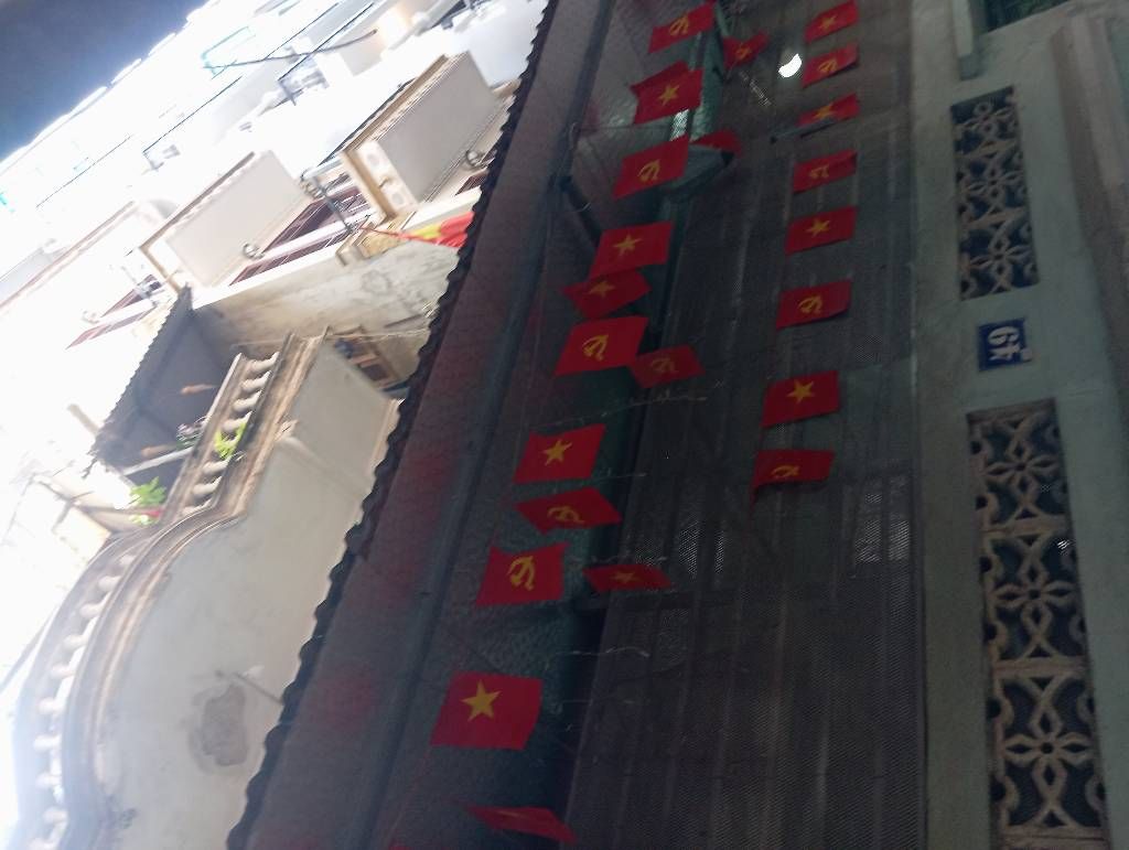 Bán nhà Thịnh Hào - diện tích 84m2 3 tầng - Ô tô đỗ cách nhà 40m - giá 22,2 tỷ