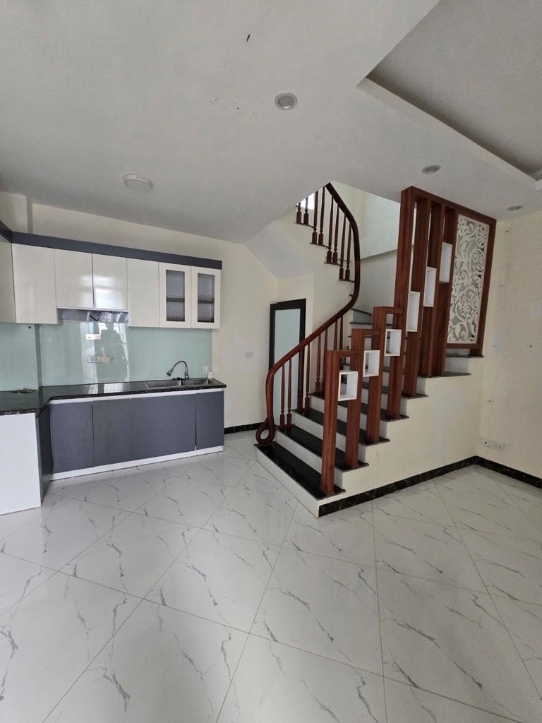 Bán nhà Vĩnh Hưng - diện tích 30m2 5 tầng - gần ô tô - giá 6,8 tỷ