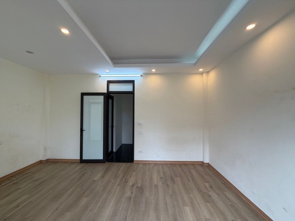 Bán nhà Vĩnh Hưng - diện tích 30m2 5 tầng - gần ô tô - giá 6,8 tỷ