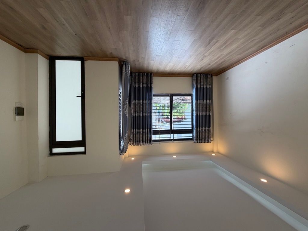 Bán nhà Vĩnh Hưng - diện tích 30m2 5 tầng - gần ô tô - giá 6,8 tỷ