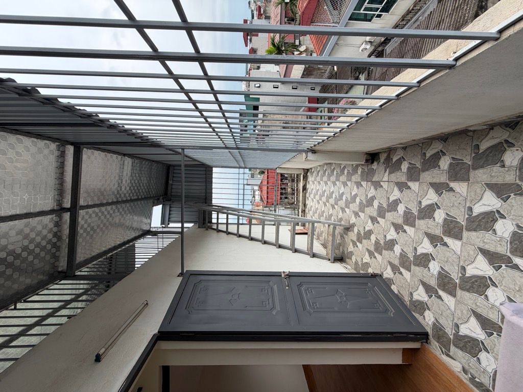 Bán nhà Vĩnh Hưng - diện tích 30m2 5 tầng - gần ô tô - giá 6,8 tỷ