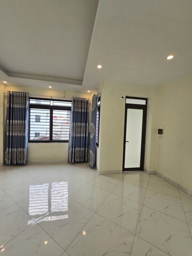 Bán nhà Vĩnh Hưng - diện tích 30m2 5 tầng - gần ô tô - giá 6,8 tỷ