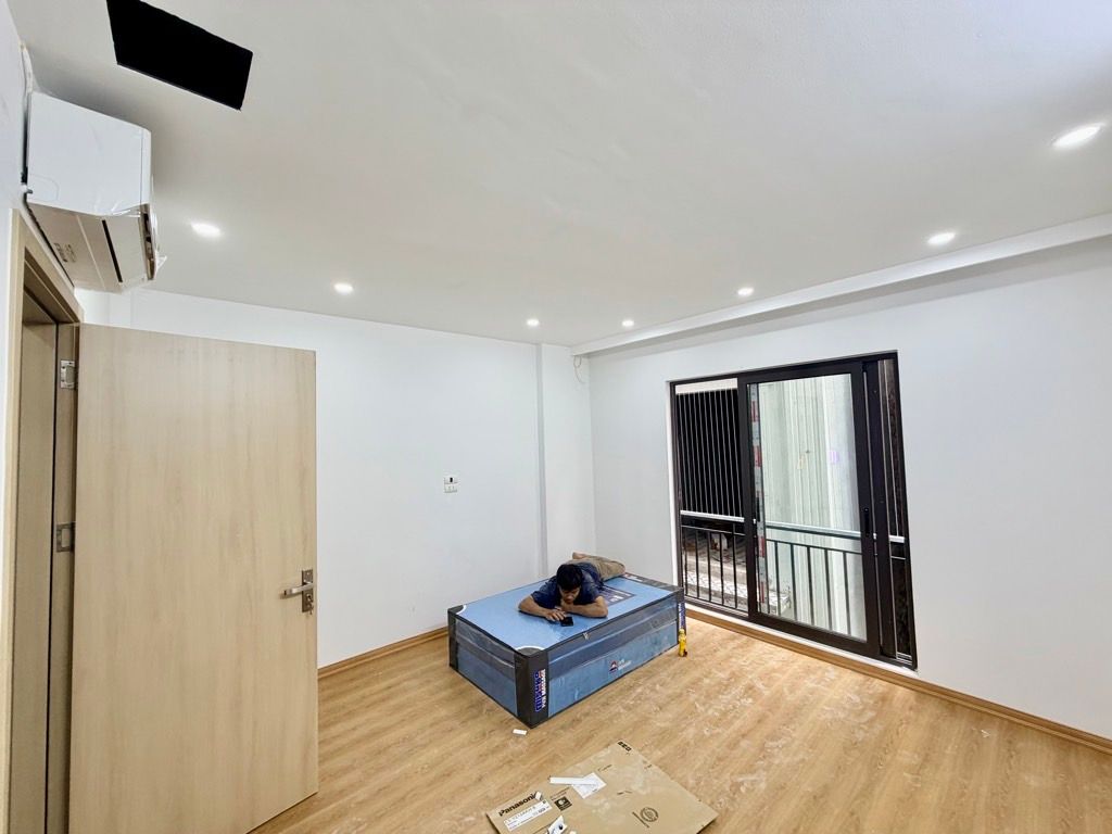 Bán nhà Thổ Quan - diện tích 32m2 6 tầng - Siêu phẩm xây mới thang máy - giá 10 tỷ