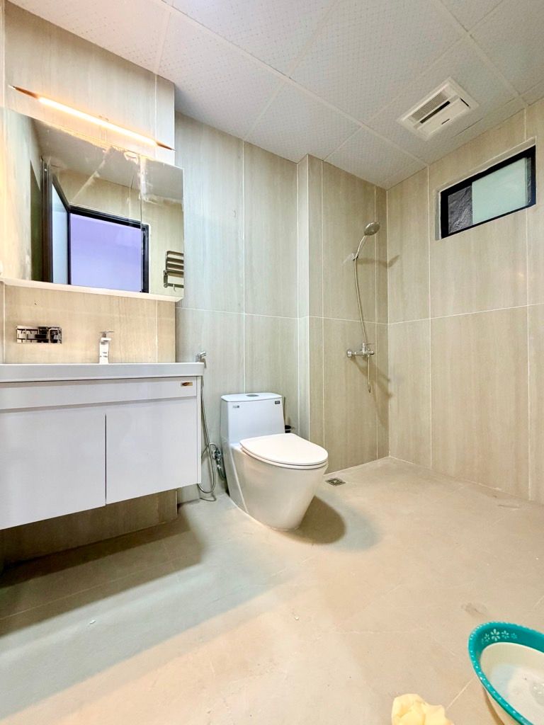 Bán nhà Thổ Quan - diện tích 32m2 6 tầng - Siêu phẩm xây mới thang máy - giá 10 tỷ