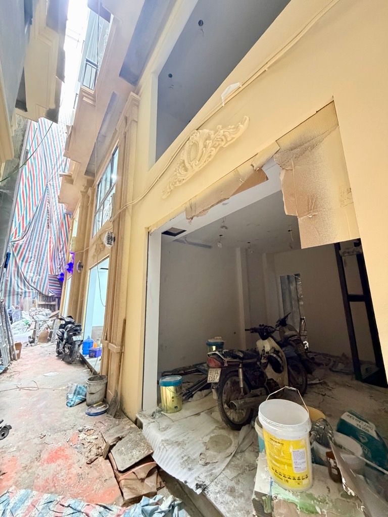 Bán nhà Thổ Quan - diện tích 32m2 6 tầng - Siêu phẩm xây mới thang máy - giá 10 tỷ