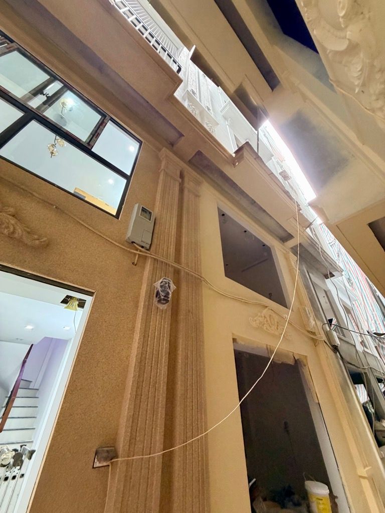 Bán nhà Thổ Quan - diện tích 32m2 6 tầng - Siêu phẩm xây mới thang máy - giá 10 tỷ