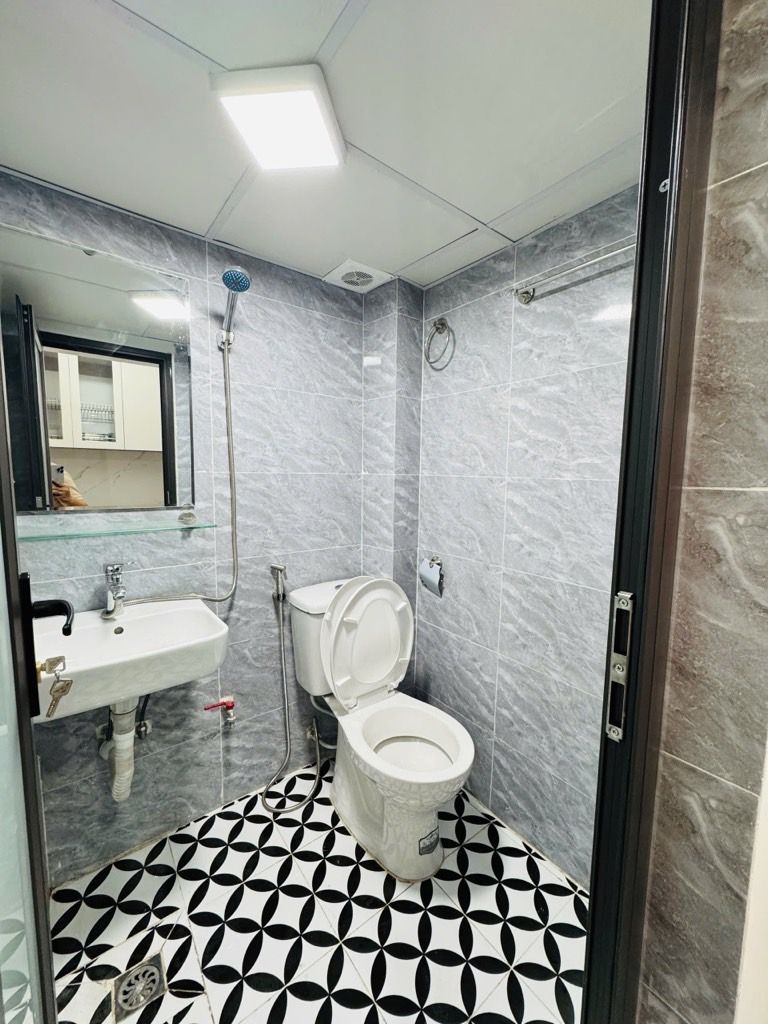 Bán nhà Trương Định - diện tích 16,5m2 3 tầng - Ô TÔ ĐỖ CỬA - giá 0 tỷ