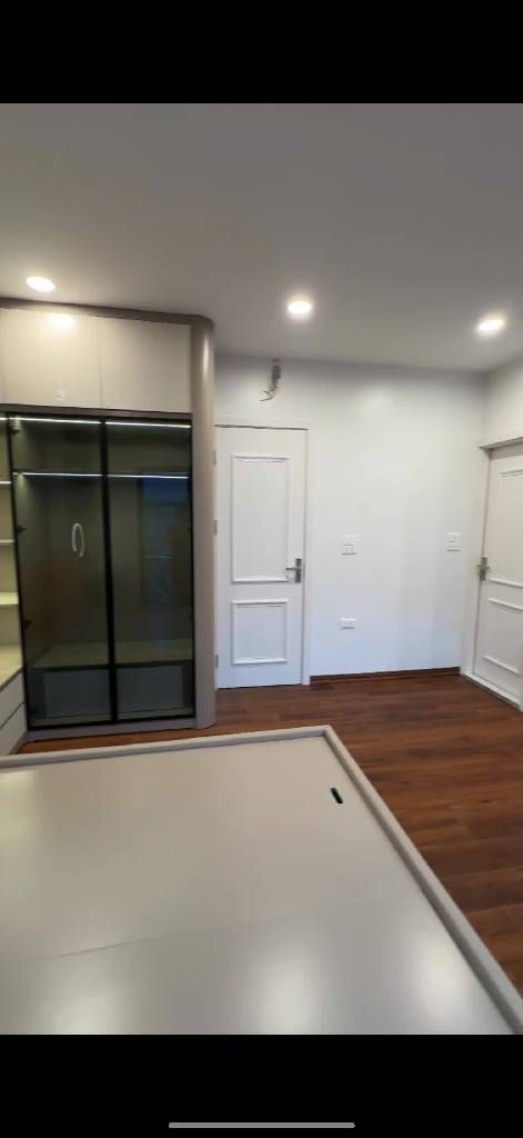 Bán nhà Đông Thiên - diện tích 31m2 6 tầng - Mặt phố kinh doanh - giá 13,8 tỷ