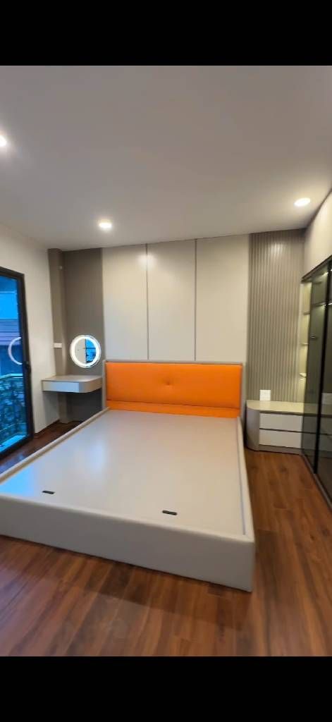 Bán nhà Đông Thiên - diện tích 31m2 6 tầng - Mặt phố kinh doanh - giá 13,8 tỷ