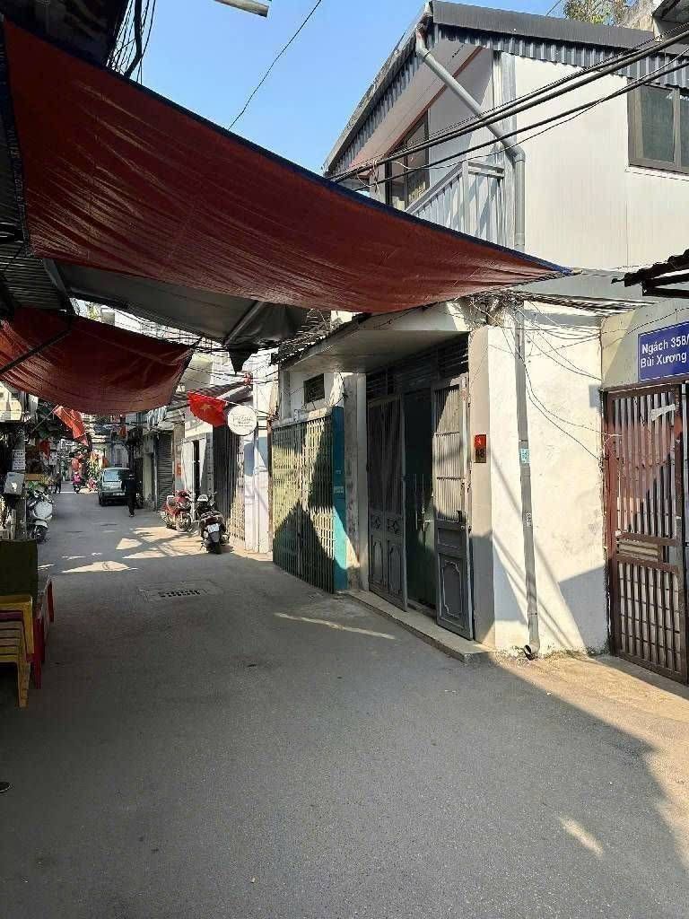 Bán nhà Vũ Tông Phan - diện tích 31m2 2 tầng - Lô góc, ô tô qua nhà - giá 3,5 tỷ