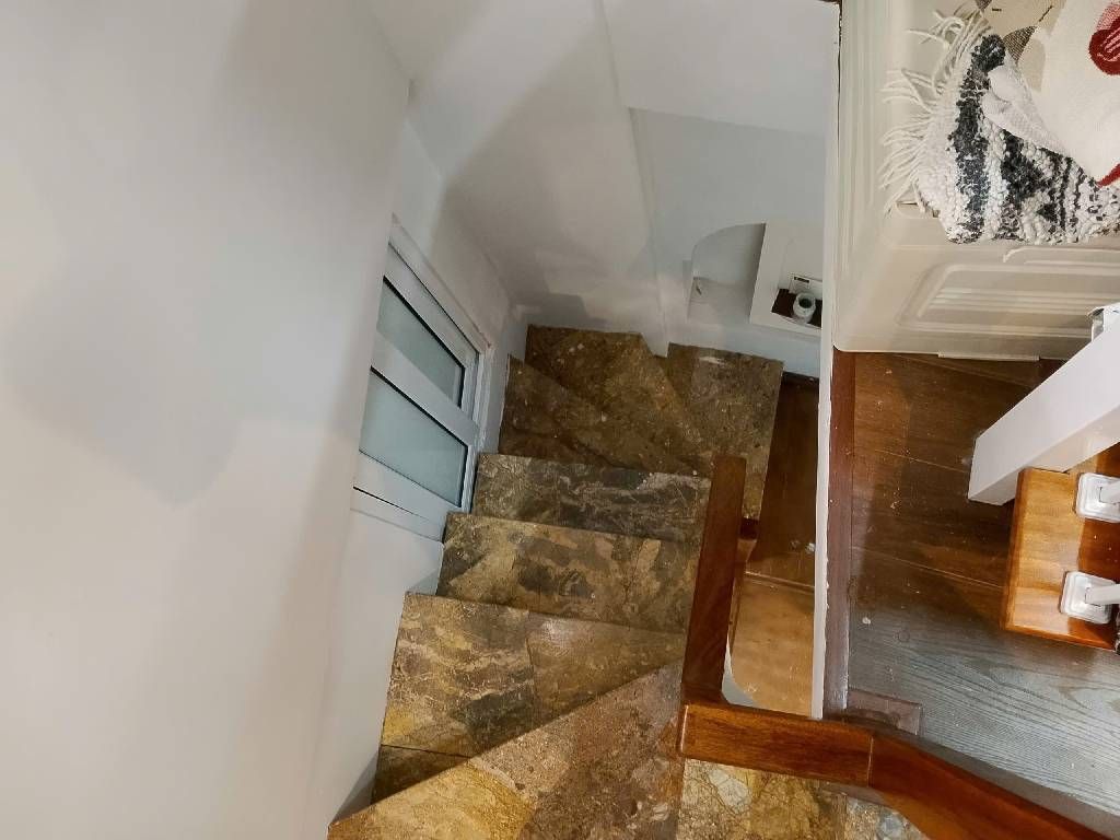 Bán nhà Tôn Đức Thắng - diện tích 15m2 5 tầng - Bông hồng nhỏ xinh, đẹp giữa trung tâm văn hiến - giá 2,5 tỷ