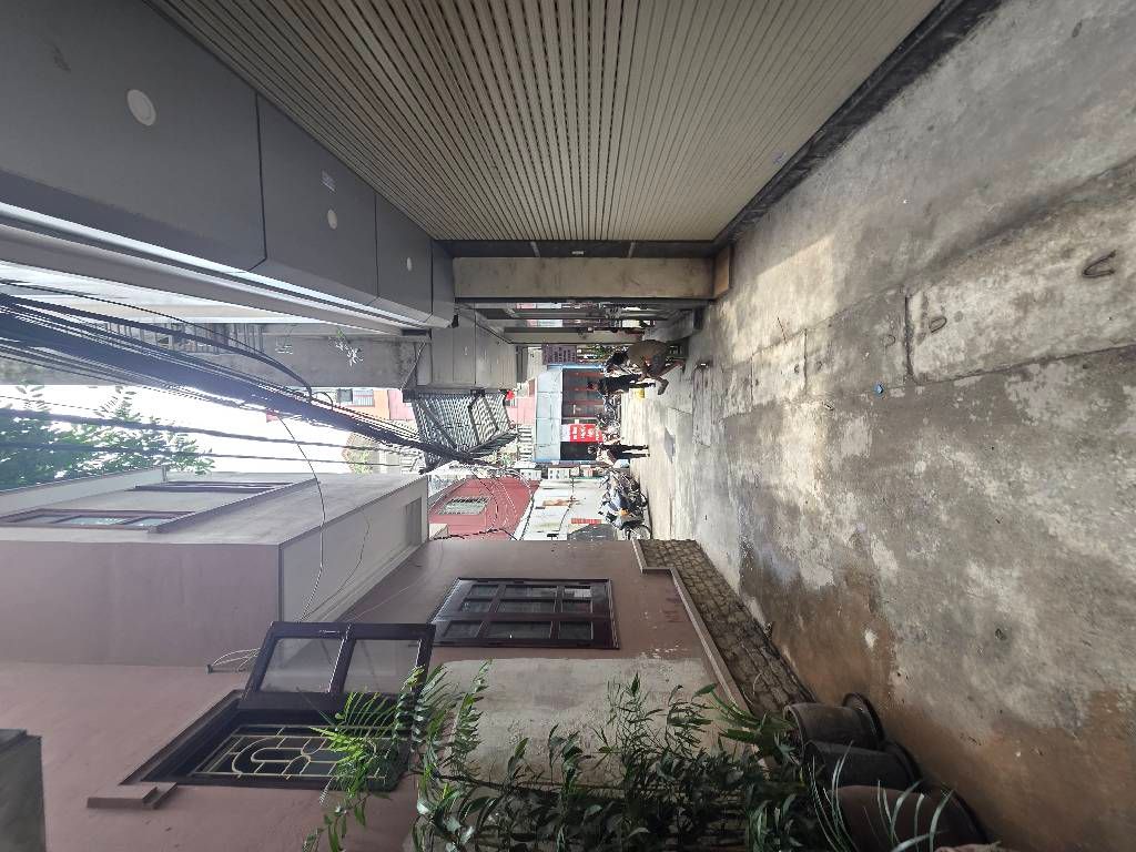 Bán nhà Cự Lộc - diện tích 35m2 3 tầng - THANG MÁY - giá 1,8 tỷ