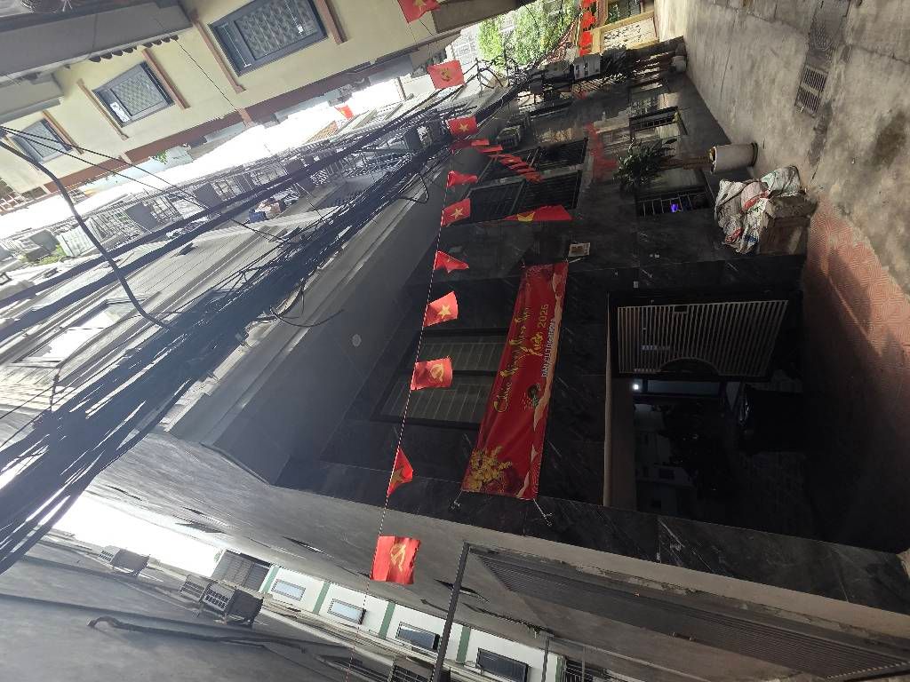 Bán nhà Cự Lộc - diện tích 35m2 3 tầng - THANG MÁY - giá 1,8 tỷ