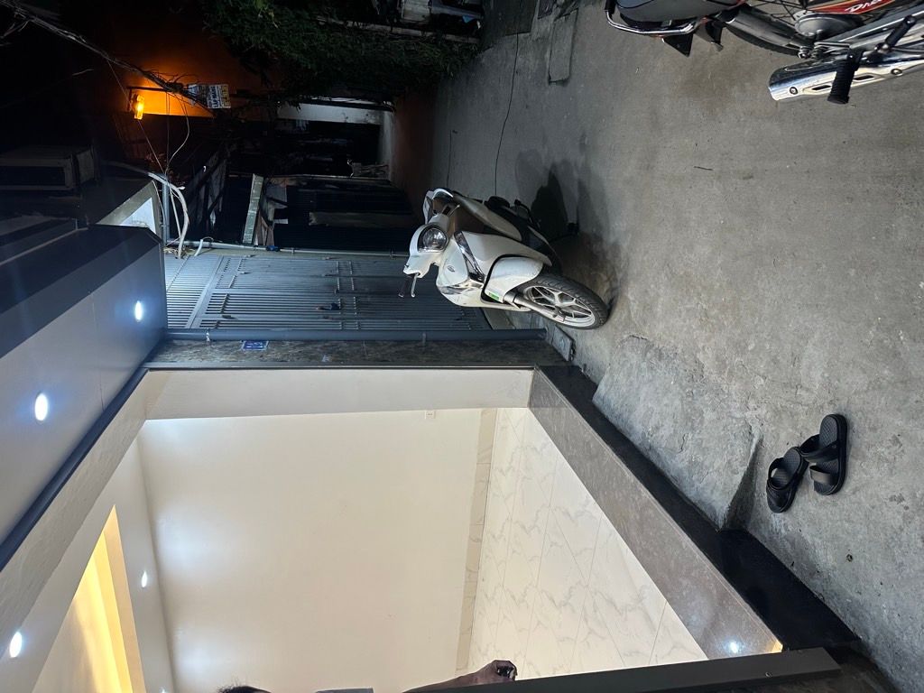 Bán nhà Định Công Hạ - diện tích 43.2m2 4 tầng - Ngõ thông, gần ô tô - giá 3,7 tỷ