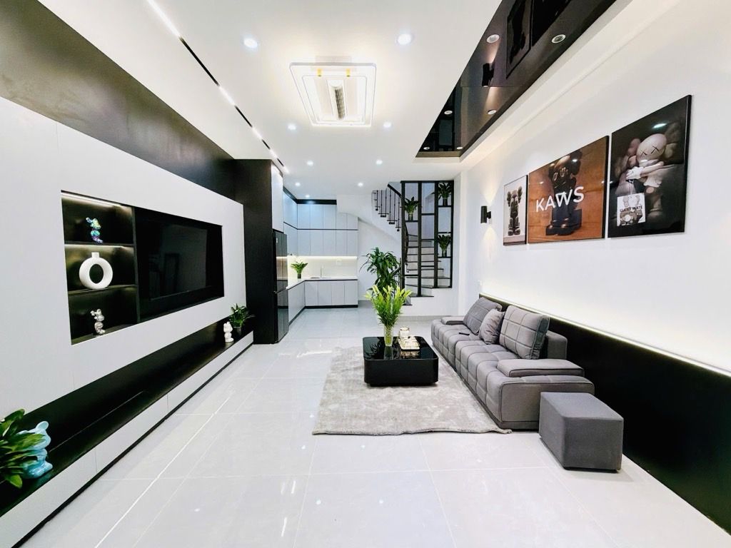 Bán nhà Thịnh Quang - diện tích 36m2 4 tầng - Nhà mới tinh ở luôn - giá 9,5 tỷ