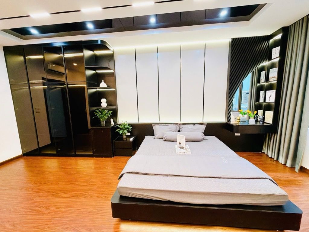 Bán nhà Thịnh Quang - diện tích 36m2 4 tầng - Nhà mới tinh ở luôn - giá 9,5 tỷ