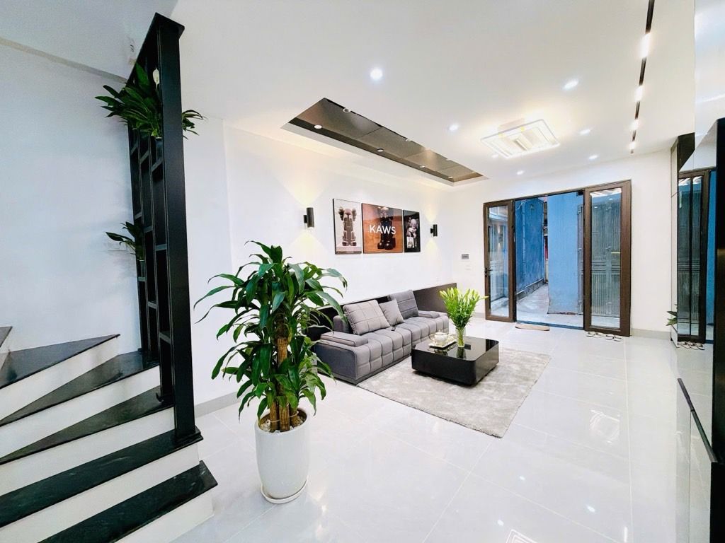 Bán nhà Thịnh Quang - diện tích 36m2 4 tầng - Nhà mới tinh ở luôn - giá 9,5 tỷ