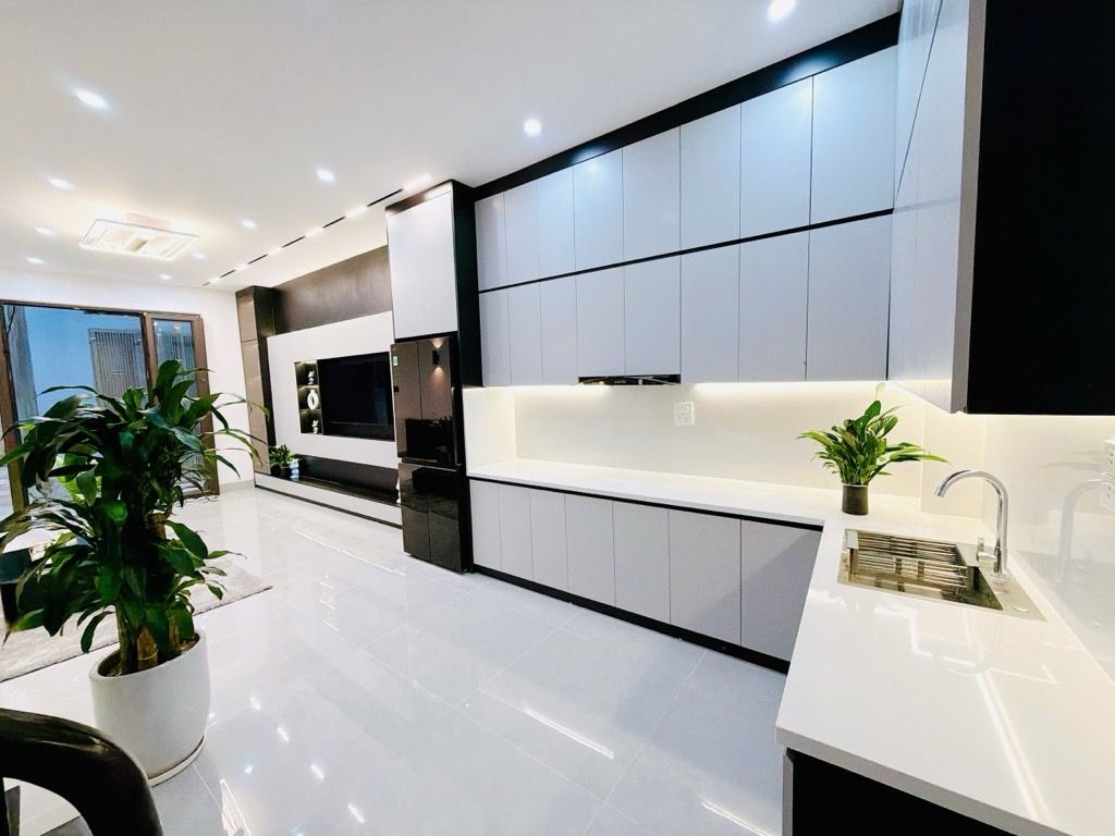 Bán nhà Thịnh Quang - diện tích 36m2 4 tầng - Nhà mới tinh ở luôn - giá 9,5 tỷ