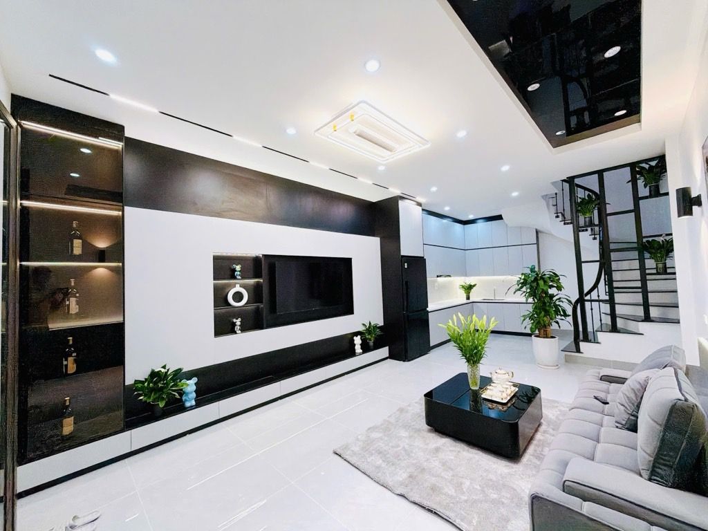 Bán nhà Thịnh Quang - diện tích 36m2 4 tầng - Nhà mới tinh ở luôn - giá 9,5 tỷ