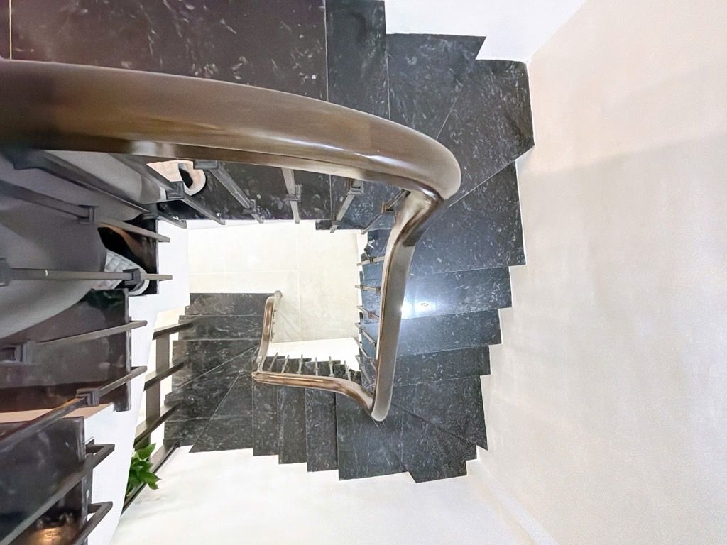 Bán nhà Thịnh Quang - diện tích 36m2 4 tầng - Nhà mới tinh ở luôn - giá 9,5 tỷ