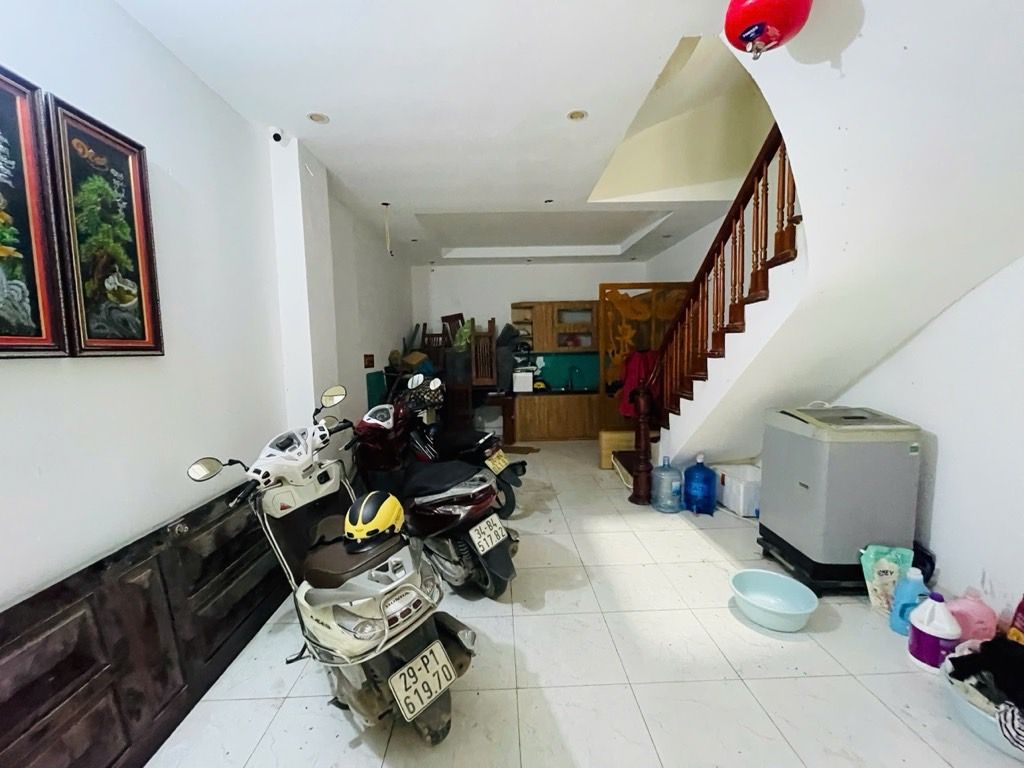 Bán nhà Chùa Bộc - diện tích 40.1m2 5 tầng - Lô góc - giá 13,2 tỷ