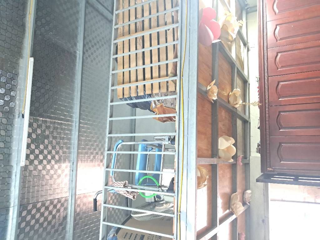 Bán nhà Láng - diện tích 75.7m2 1 tầng - Đất tặng nhà - giá 16 tỷ