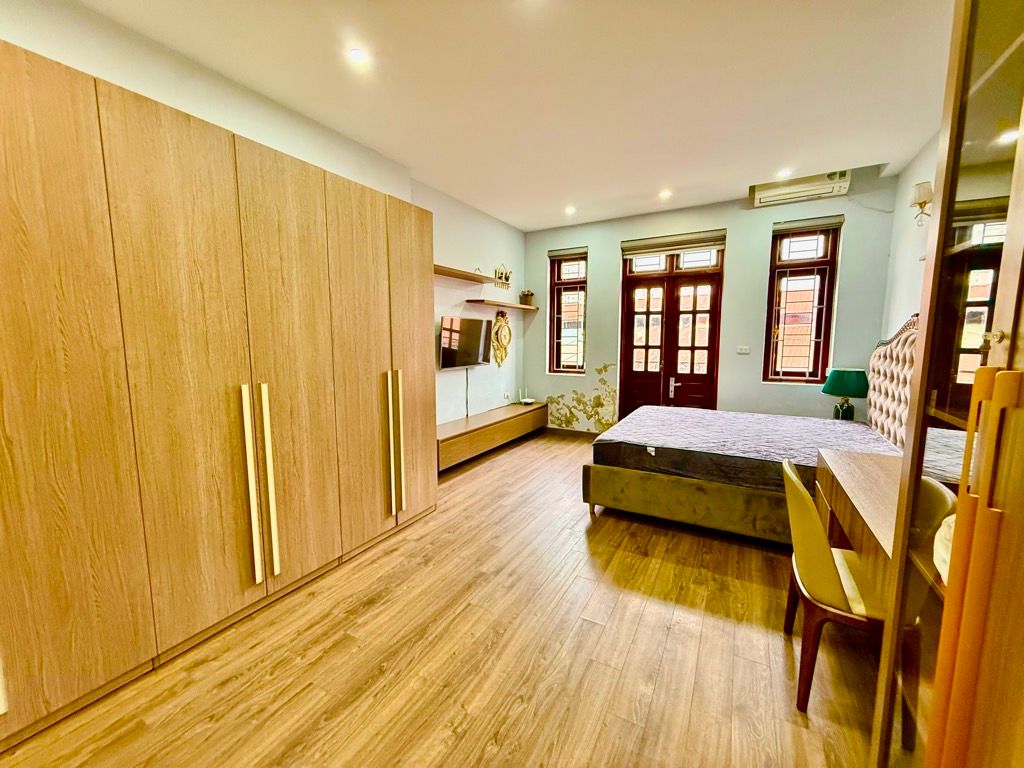 Bán nhà Trương Định - diện tích 51m2 5 tầng - Ngõ ô tô tải - giá 17,5 tỷ