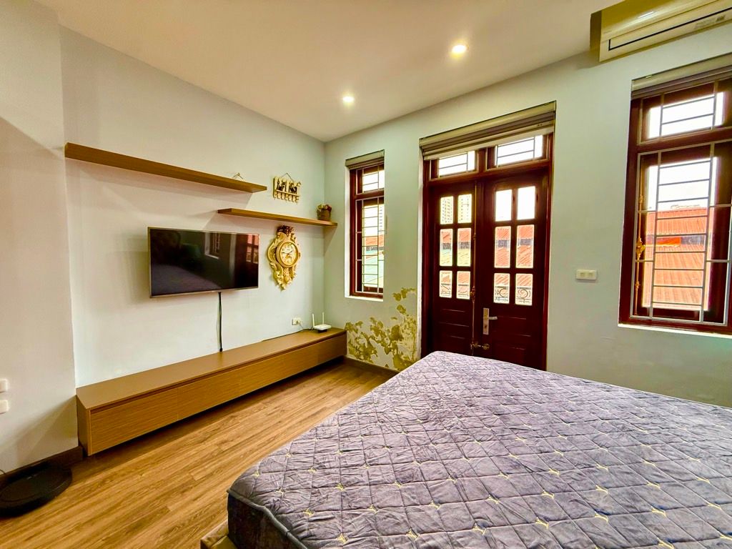 Bán nhà Trương Định - diện tích 51m2 5 tầng - Ngõ ô tô tải - giá 17,5 tỷ