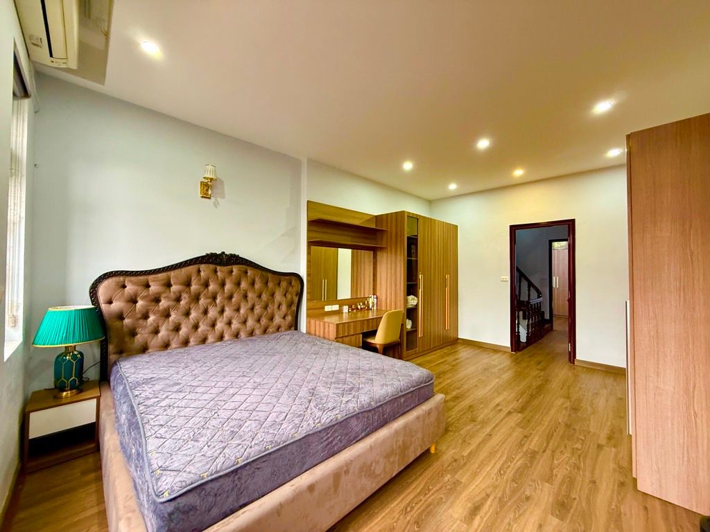 Bán nhà Trương Định - diện tích 51m2 5 tầng - Ngõ ô tô tải - giá 17,5 tỷ