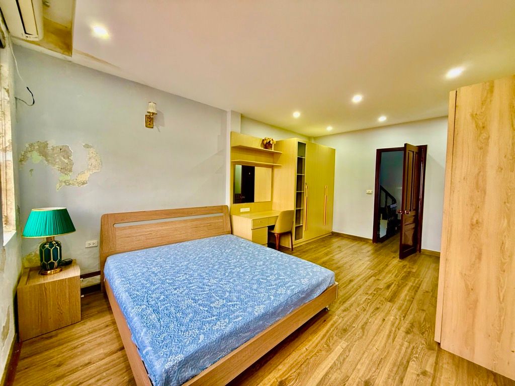 Bán nhà Trương Định - diện tích 51m2 5 tầng - Ngõ ô tô tải - giá 17,5 tỷ