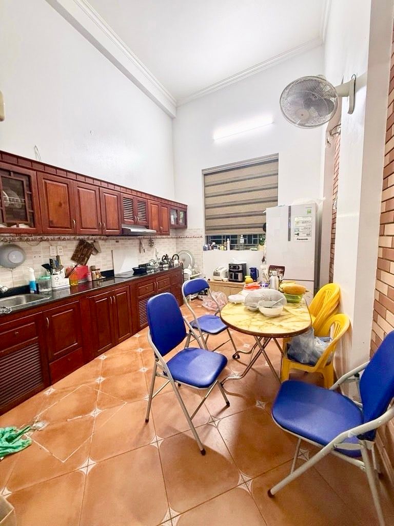 Bán nhà Hoàng Mai - diện tích 41m2 6 tầng - Ngõ ba gác - giá 10,66 tỷ