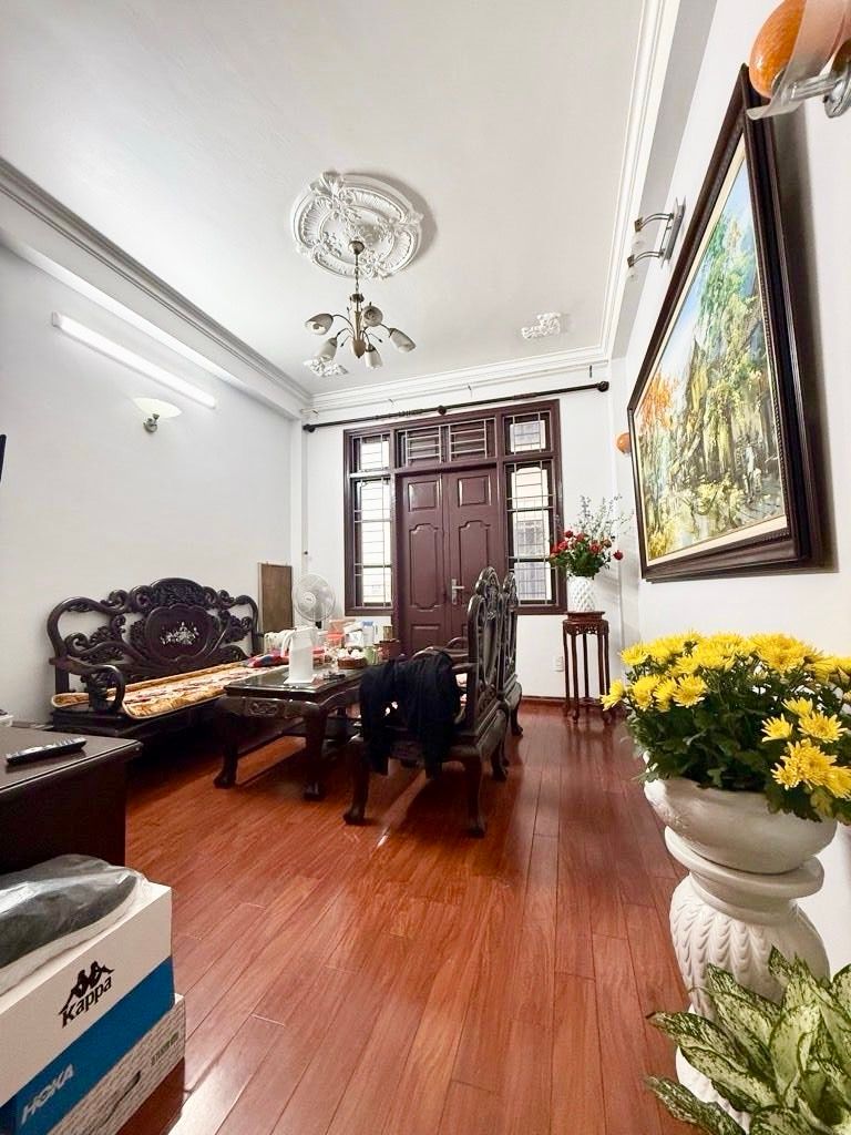 Bán nhà Hoàng Mai - diện tích 41m2 6 tầng - Ngõ ba gác - giá 10,66 tỷ