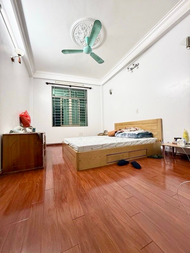 Bán nhà Hoàng Mai - diện tích 41m2 6 tầng - Ngõ ba gác - giá 10,66 tỷ