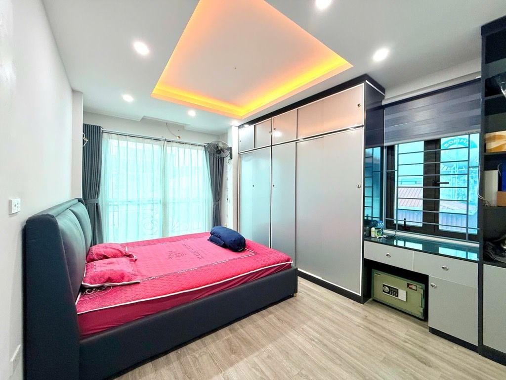 Bán nhà Giáp Nhị - diện tích 33m2 6 tầng - MẶT PHỐ KINH DOANH – LÔ GÓC – NHÀ ĐẸP NHƯ MỚI - giá 13,6 tỷ