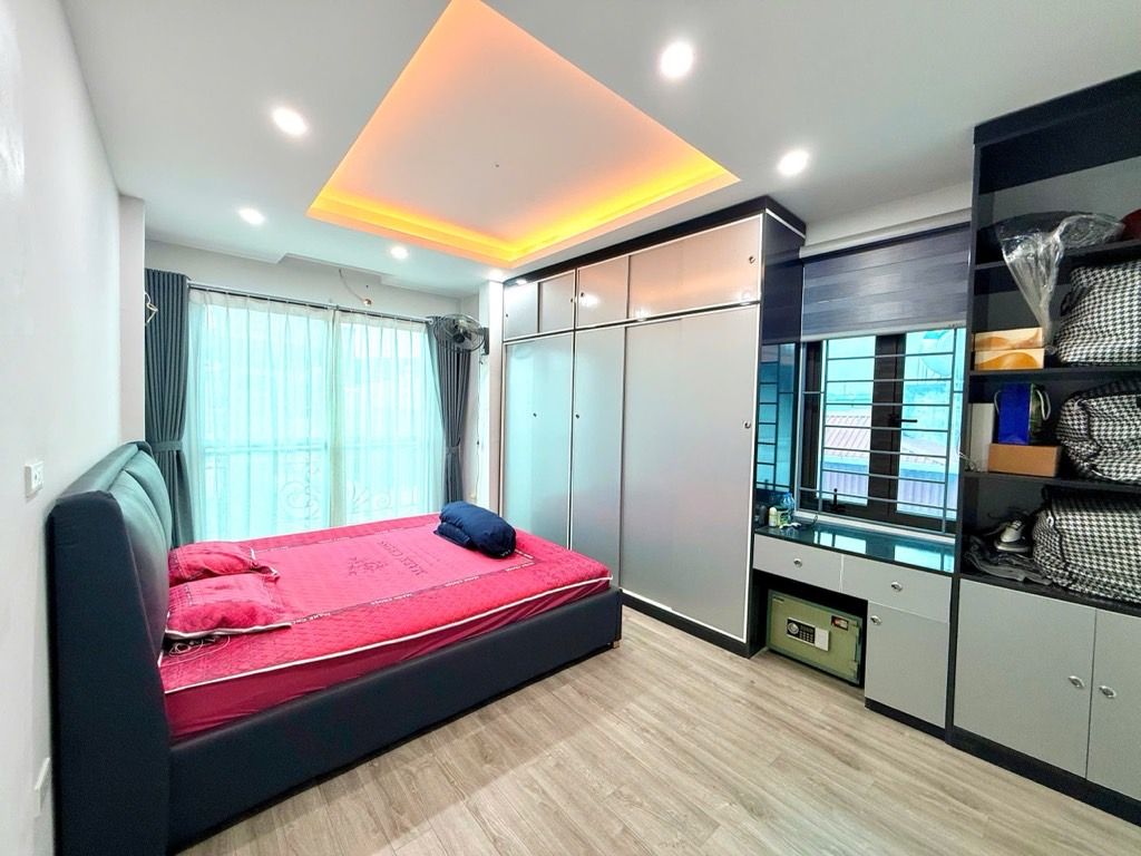 Bán nhà Giáp Nhị - diện tích 33m2 6 tầng - MẶT PHỐ KINH DOANH – LÔ GÓC – NHÀ ĐẸP NHƯ MỚI - giá 13,6 tỷ