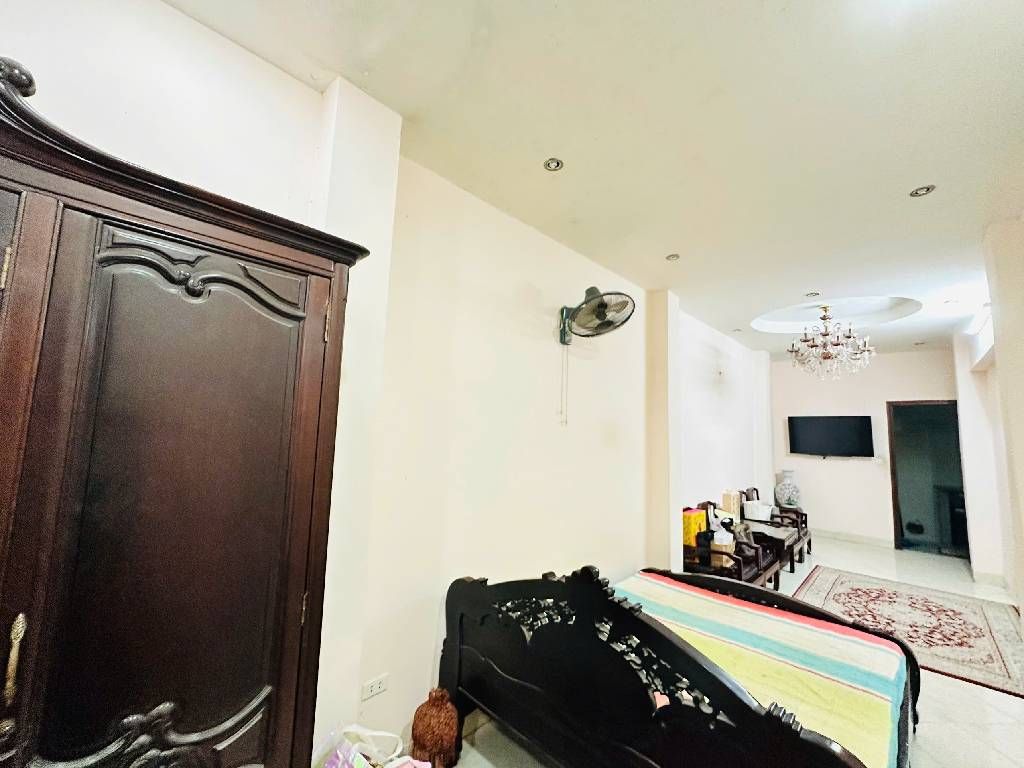 Bán nhà Cát Linh - diện tích 40m2 4 tầng - ô tô tránh - giá 16,5 tỷ