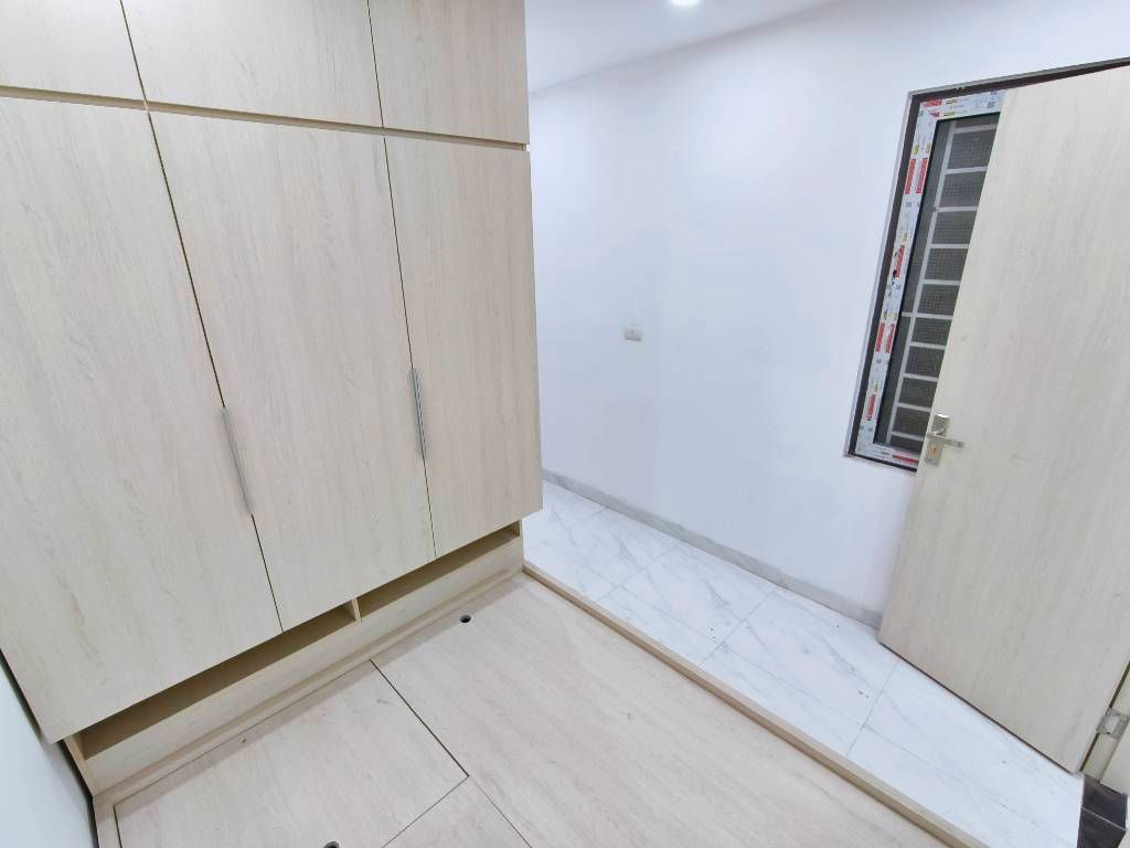 Bán nhà Tân Khai - diện tích 32m2 1 tầng - Thang máy - giá 1,6 tỷ